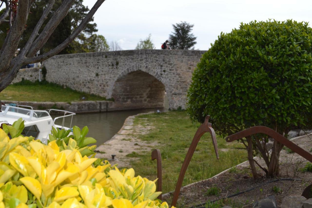 L'Instant Canal Capestang Bagian luar foto